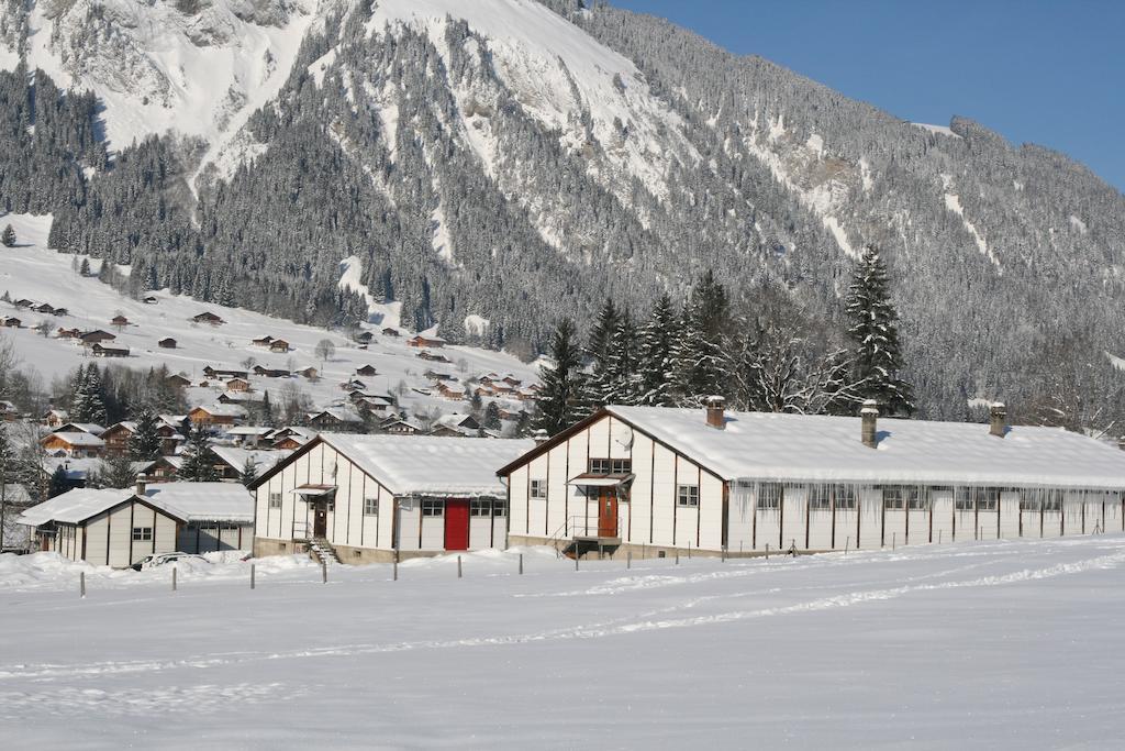 Mountain Lodge Backpackercamp Lenk im Simmental Extérieur photo